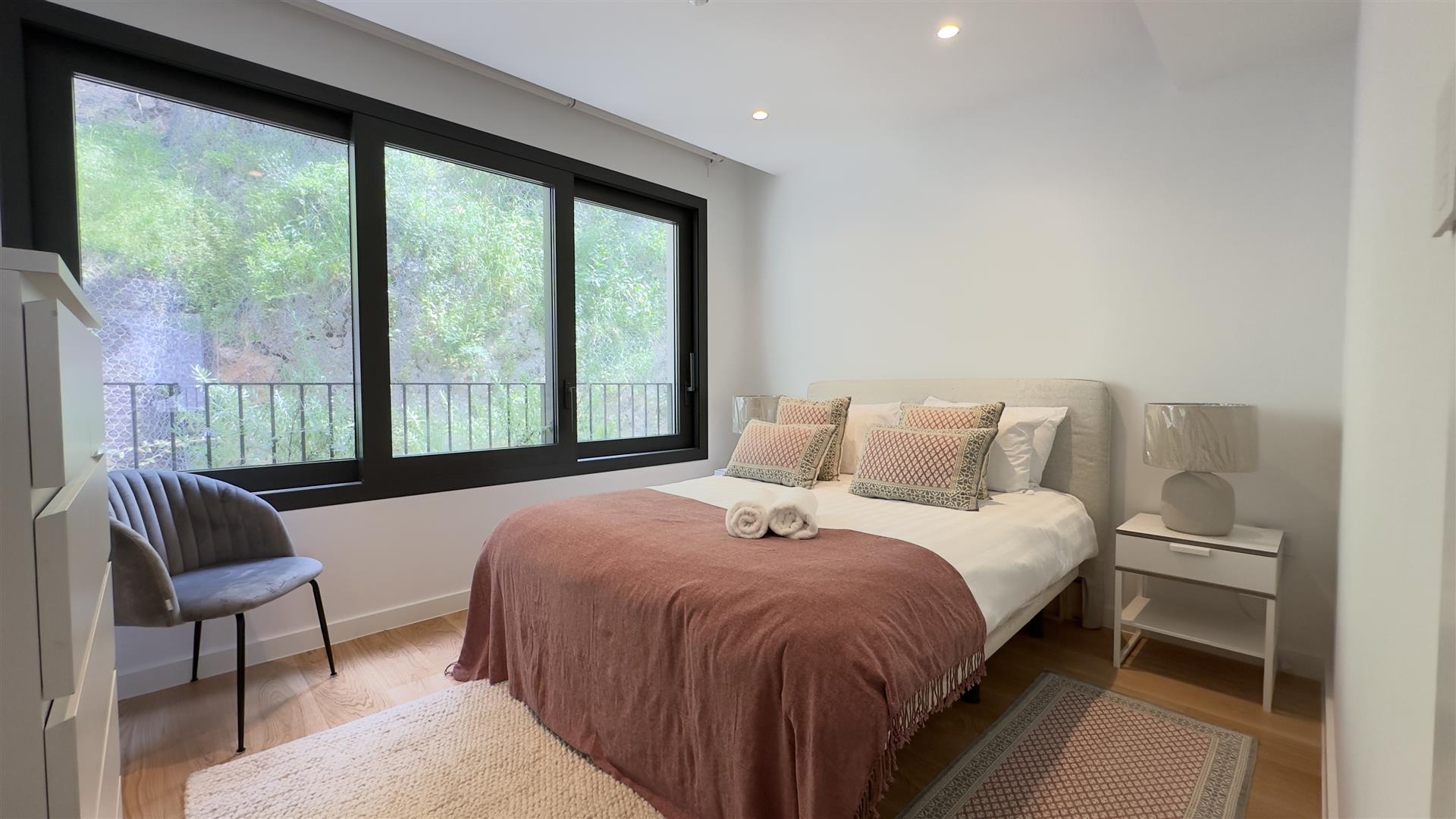 Image of House - 4 Bedrooms - 4 Bathrooms for Rental in North Gorge-Gibraltar, Image 9